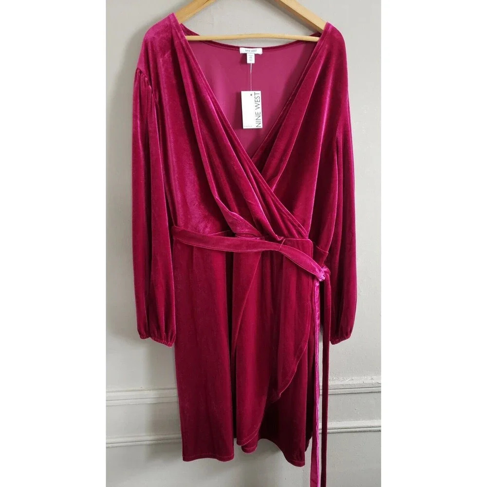 DKNY Dress Women’s 4X Burgundy Velvet Long Sleeve Surplice Neckline Belted New